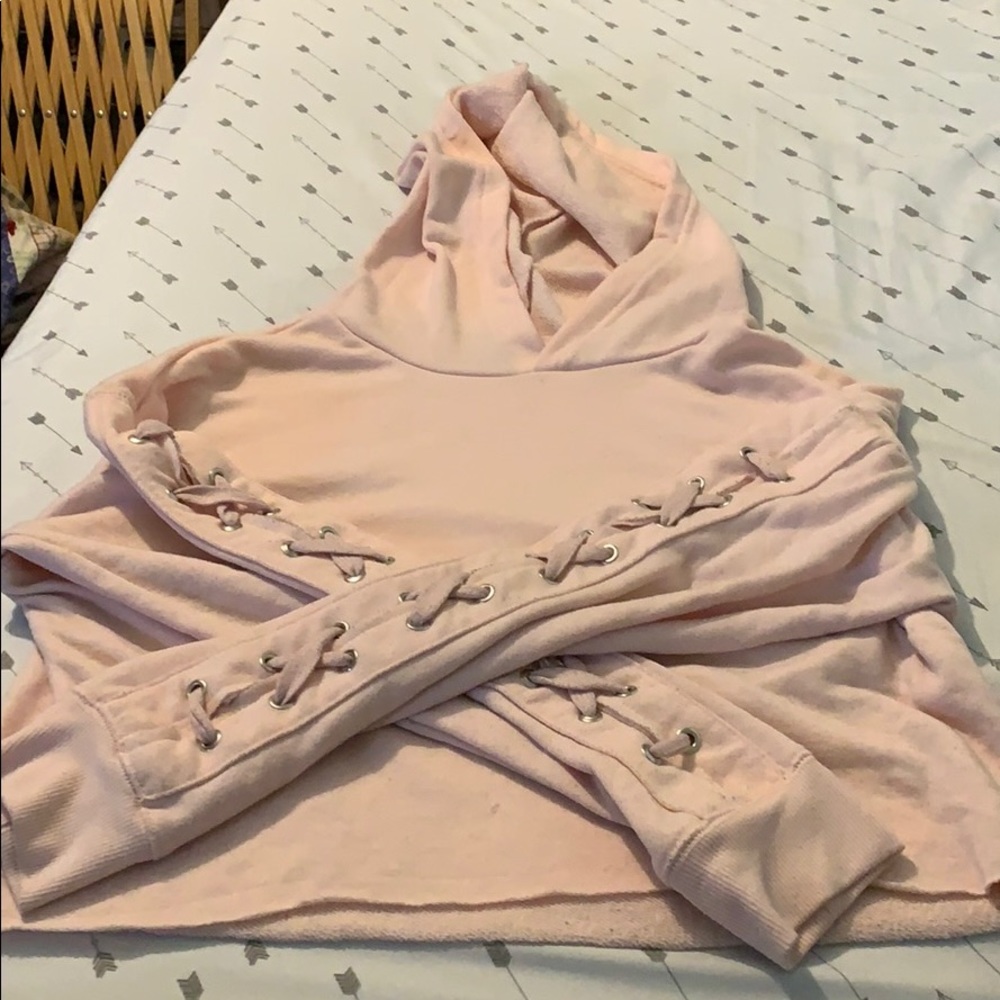 Hooded long sleeve crop top!